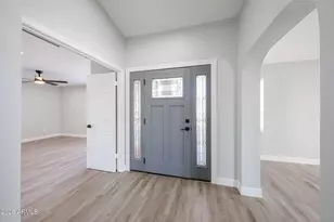 3951 E Waltann Ln, Phoenix, AZ 85032 - Photo 7