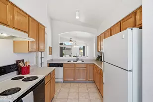 16492 N 69th Dr, Peoria, AZ 85382 - Photo 5