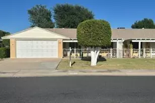 10512 W El Capitan Cir, Sun City, AZ 85351 - Photo 1
