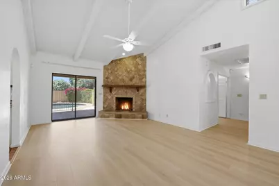 10520 N 78th Place, Scottsdale, AZ 85258 - Photo 5