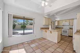 10520 N 78th Pl, Scottsdale, AZ 85258 - Photo 7