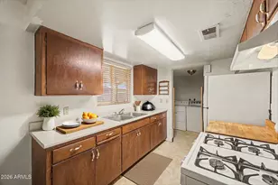 820 E Butler Dr, Phoenix, AZ 85020 - Photo 7