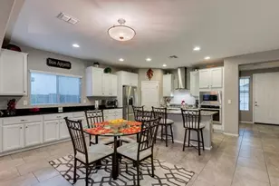 10819 W Swayback Pass, Peoria, AZ 85383 - Photo 13