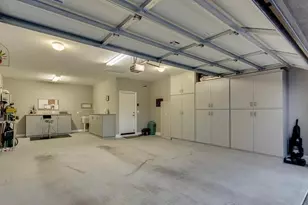 10819 W Swayback Pass, Peoria, AZ 85383 - Photo 11
