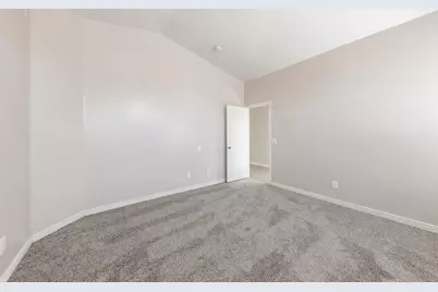 19246 N 31st Street, Phoenix, AZ 85050 - Photo 9