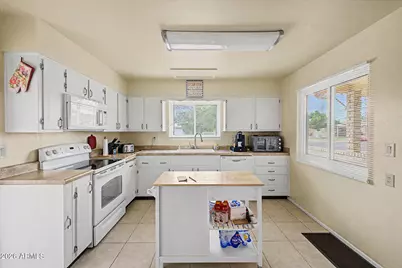 10306 W Audrey Drive, Sun City, AZ 85351 - Photo 9