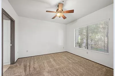 750 E Northern Avenue #Unit 1048, Phoenix, AZ 85020 - Photo 13