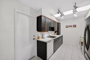 13082 N 100th Dr N, Sun City, AZ 85351 - Photo 5
