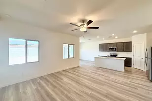 634 W Red Hawk Ct, Casa Grande, AZ 85122 - Photo 7