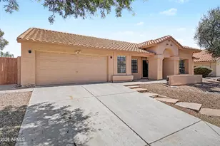 3322 E Dry Creek Rd, Phoenix, AZ 85044 - Photo 1