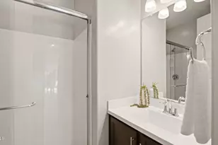 4623 E Vista Bonita Dr, Phoenix, AZ 85050 - Photo 17