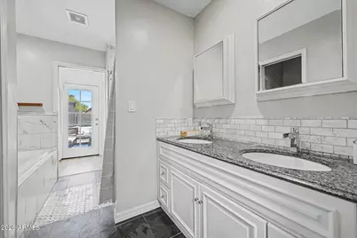 3632 E Sunnyside Drive, Phoenix, AZ 85028 - Photo 9