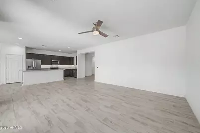 6952 W Golden Lane, Peoria, AZ 85345 - Photo 9