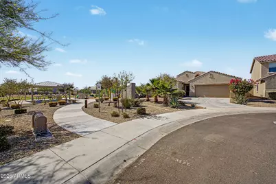 6952 W Golden Lane, Peoria, AZ 85345 - Photo 7