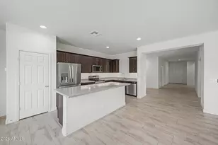 6952 W Golden Ln, Peoria, AZ 85345 - Photo 5