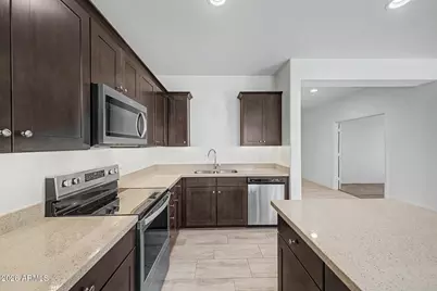 6952 W Golden Lane, Peoria, AZ 85345 - Photo 7