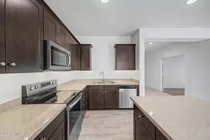 6952 W Golden Ln, Peoria, AZ 85345 - Photo 7