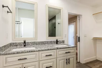 2321 W Mobile Lane, Phoenix, AZ 85041 - Photo 9