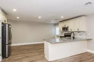 2321 W Mobile Ln, Phoenix, AZ 85041 - Photo 5