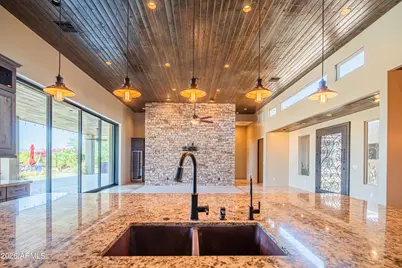 1110 W Creek Canyon Road, Phoenix, AZ 85086 - Photo 25