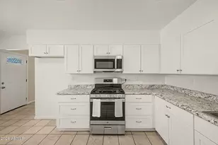 2212 W Madison St, Phoenix, AZ 85009 - Photo 9
