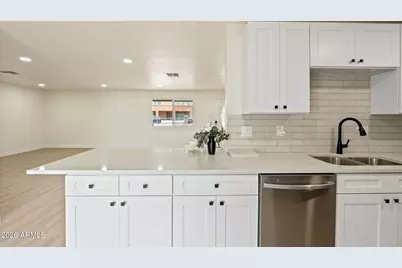 2611 N 23rd Avenue, Phoenix, AZ 85009 - Photo 11