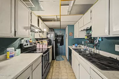 6048 W Golden Lane, Glendale, AZ 85302 - Photo 5