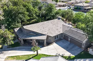 2830 W Harvest Groves Ln, Phoenix, AZ 85041 - Photo 5