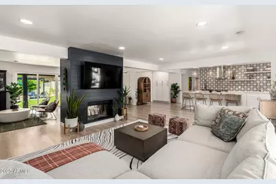 8112 N 10th Place, Phoenix, AZ 85020 - Photo 1
