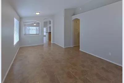 2030 N 108th Drive, Avondale, AZ 85392 - Photo 3