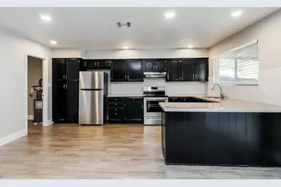 2320 E Holmes Avenue, Mesa, AZ 85204 - Photo 7