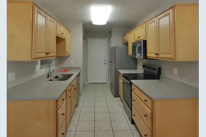 10221 N 87th Lane, Peoria, AZ 85345 - Photo 5
