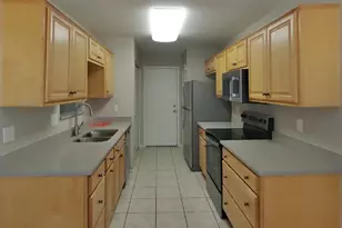 10221 N 87th Ln, Peoria, AZ 85345 - Photo 5