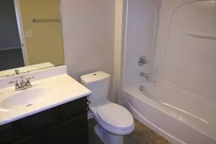 609 E Pearce Rd, Phoenix, AZ 85042 - Photo 11