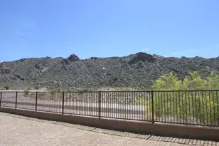 609 E Pearce Rd, Phoenix, AZ 85042 - Photo 31