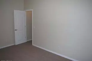 609 E Pearce Rd, Phoenix, AZ 85042 - Photo 9