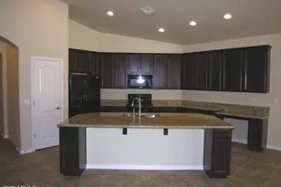 609 E Pearce Rd, Phoenix, AZ 85042 - Photo 7