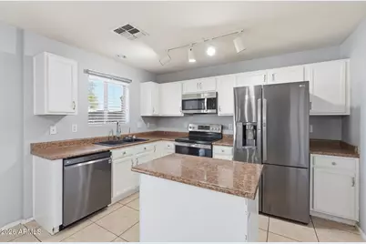 10154 W Gross Avenue, Tolleson, AZ 85353 - Photo 9