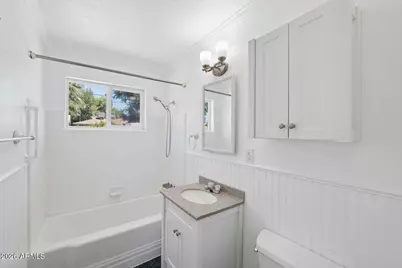 3817 N 49th Place, Phoenix, AZ 85018 - Photo 13