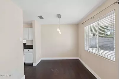 3817 N 49th Place, Phoenix, AZ 85018 - Photo 11