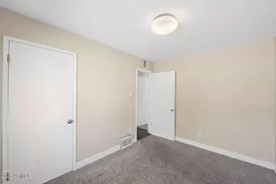 3817 N 49th Pl, Phoenix, AZ 85018 - Photo 17