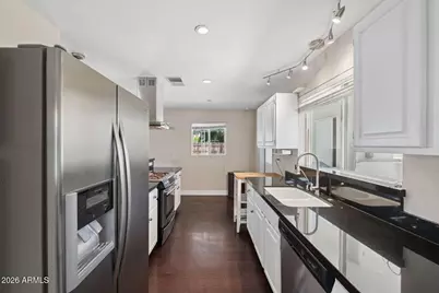 3817 N 49th Place, Phoenix, AZ 85018 - Photo 3