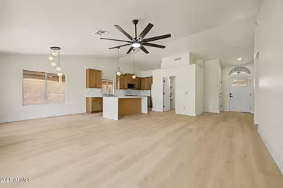 19022 N 24th Place, Phoenix, AZ 85050 - Photo 7