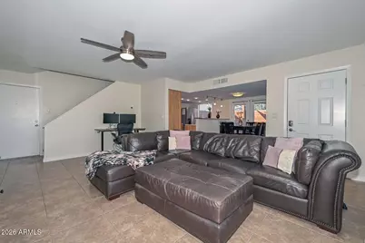 202 E Betty Elyse Lane, Phoenix, AZ 85022 - Photo 9