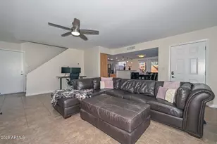 202 E Betty Elyse Ln, Phoenix, AZ 85022 - Photo 9