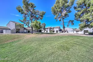 202 E Betty Elyse Ln, Phoenix, AZ 85022 - Photo 27