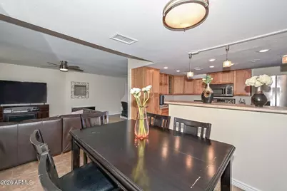 202 E Betty Elyse Lane, Phoenix, AZ 85022 - Photo 3
