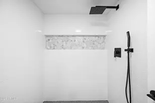3934 W Glenaire Dr, Phoenix, AZ 85053 - Photo 33