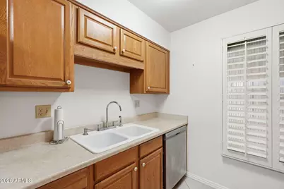 18027 N 134 Avenue, Sun City West, AZ 85375 - Photo 9