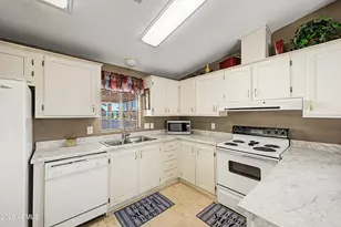 886 E Eagle Dr, San Tan Valley, AZ 85140 - Photo 3